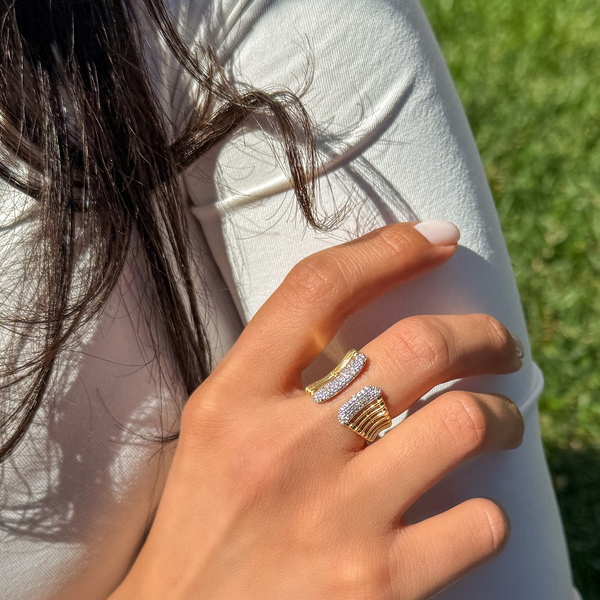 Curved Bold Bar Ring