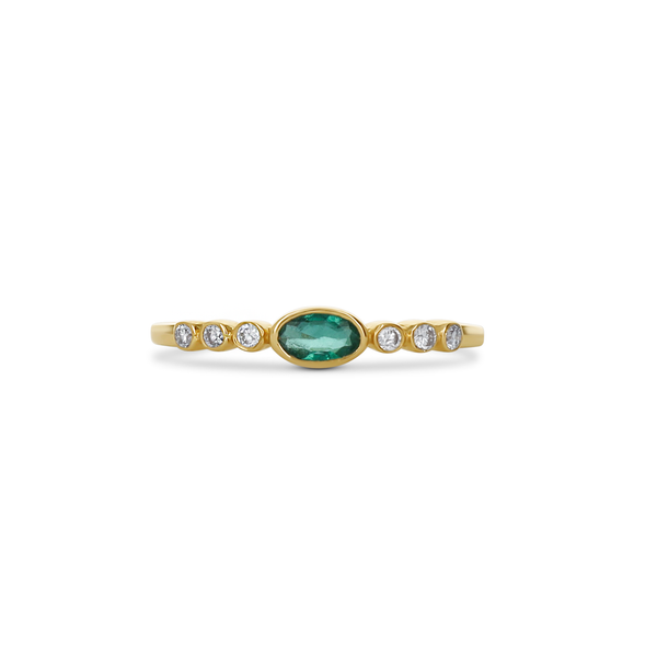 Oval Emerald Ring