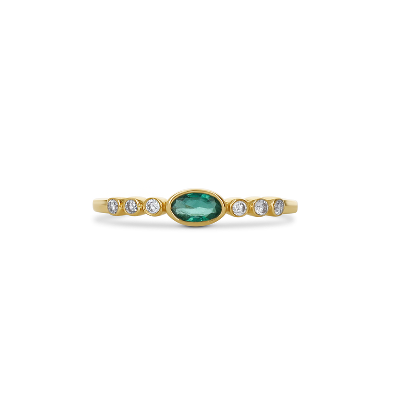 Oval Emerald Ring